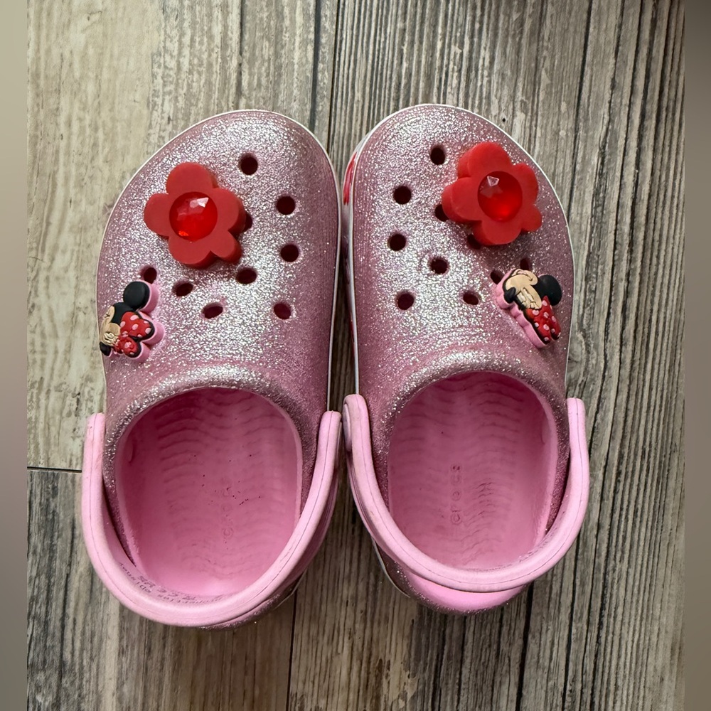 CROCS Pink Glitter Minnie Mouse and Light Up Flower Charm